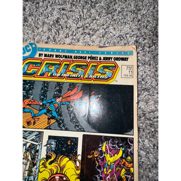 DC Comics Crisis on Infinite Earths #11 Comic Book - Blue/Red - Picture 3 of 7